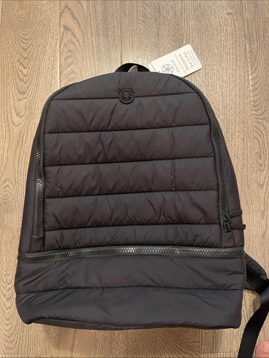 GAIAM Handbags - Gaiam Black Quilted Lite Traveller Backpack